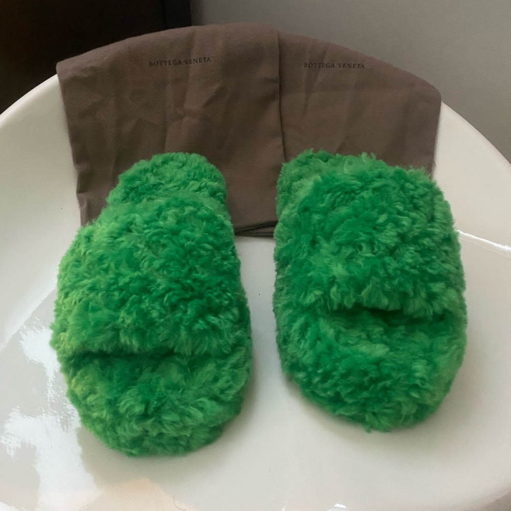 Bottega Veneta teddy resort slides shearling women size 10